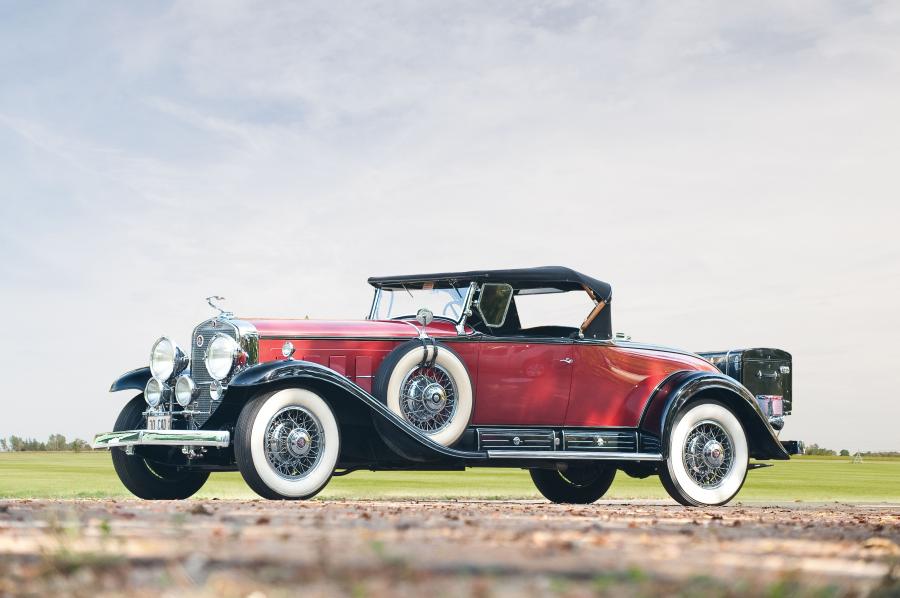  Cadillac Sixteen Roadster by Fleetwood 1930 года  (фото 1 из 19)